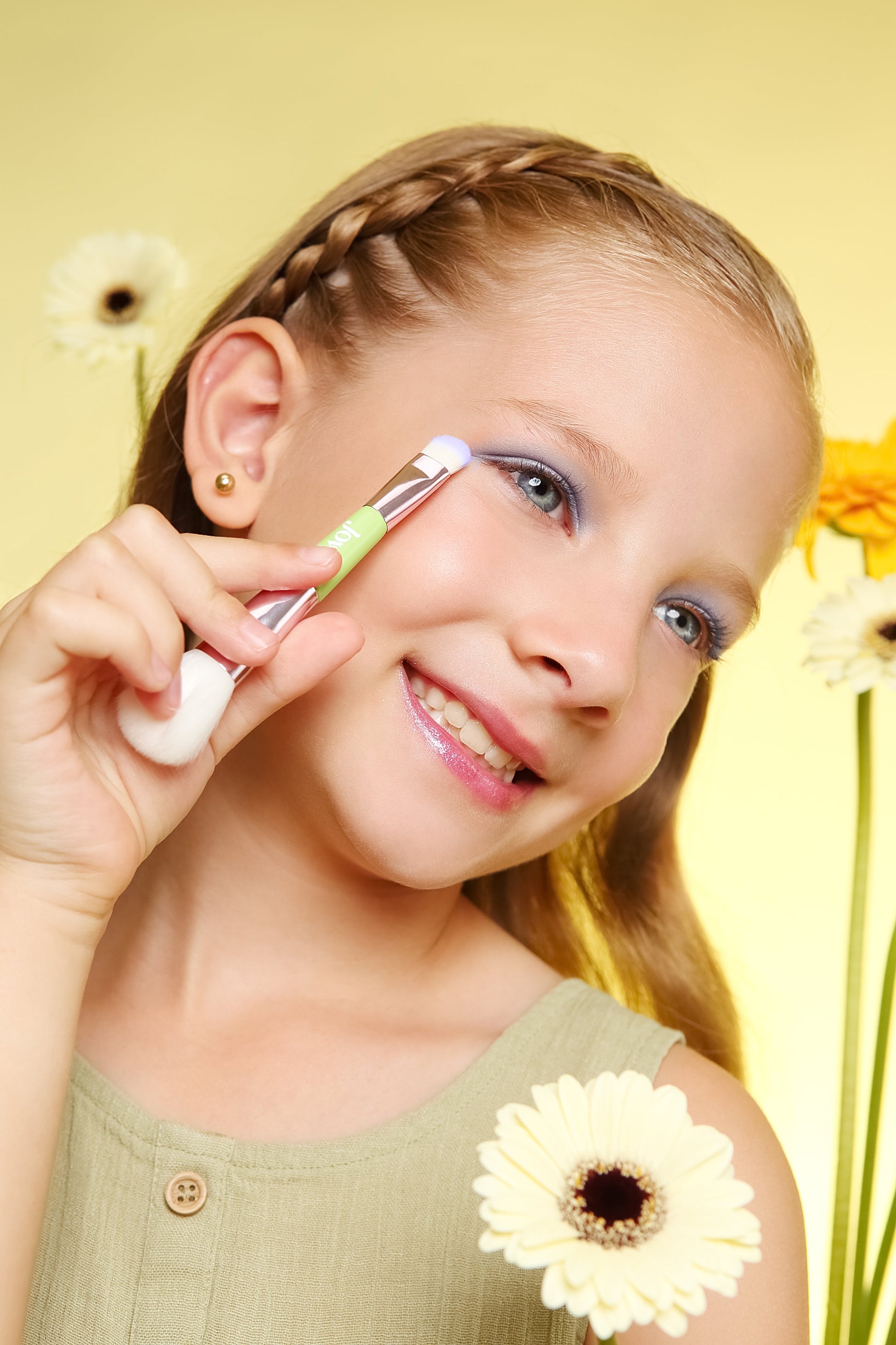 The Kid used Berry Bliss Play Makeup Kit - JOVY make up products